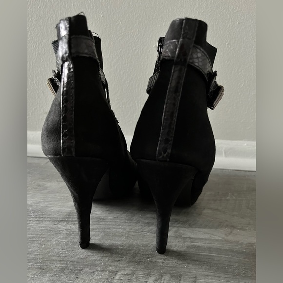 Guess Black Bootie - Picture 5 of 5